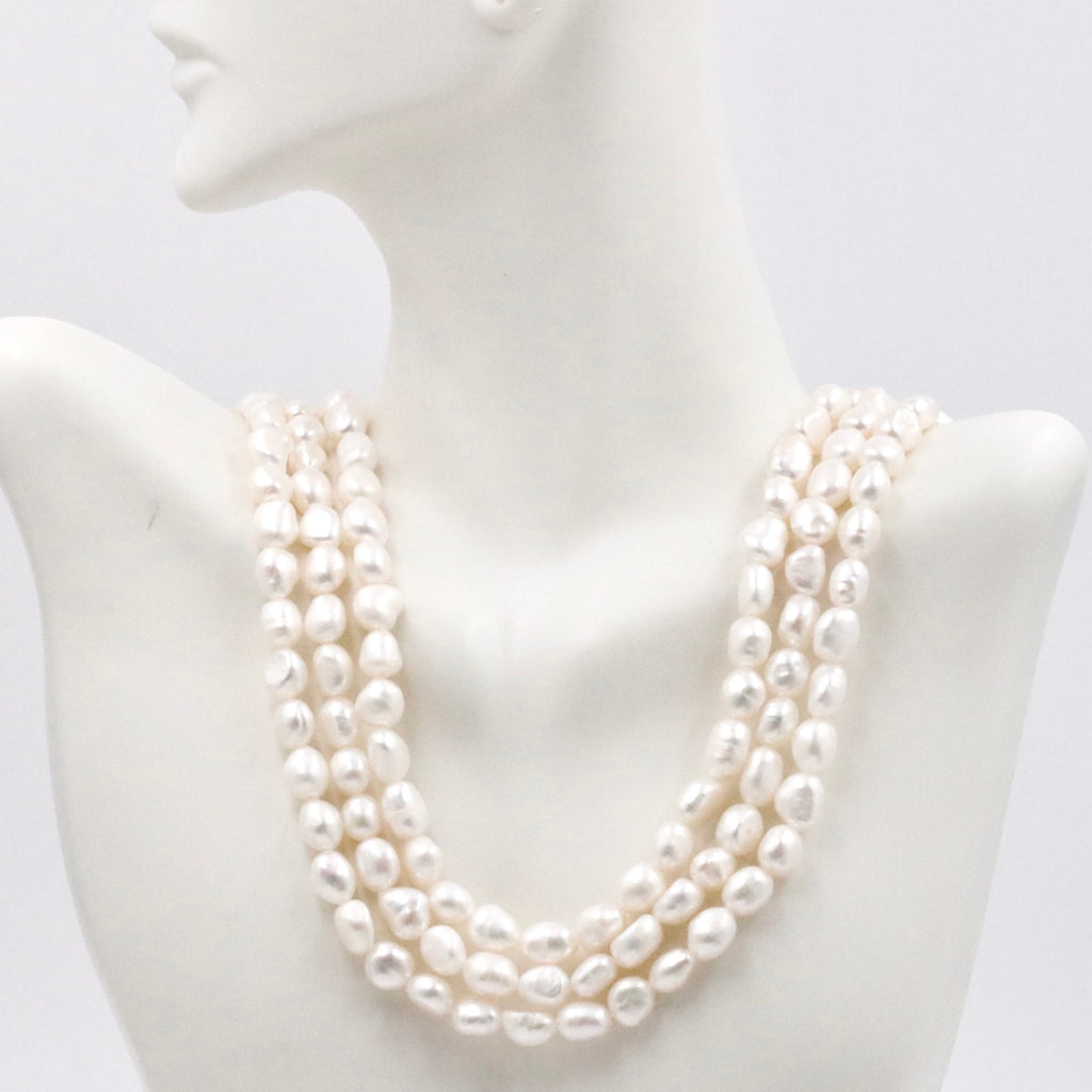 Natural Freshwater white pearl necklace