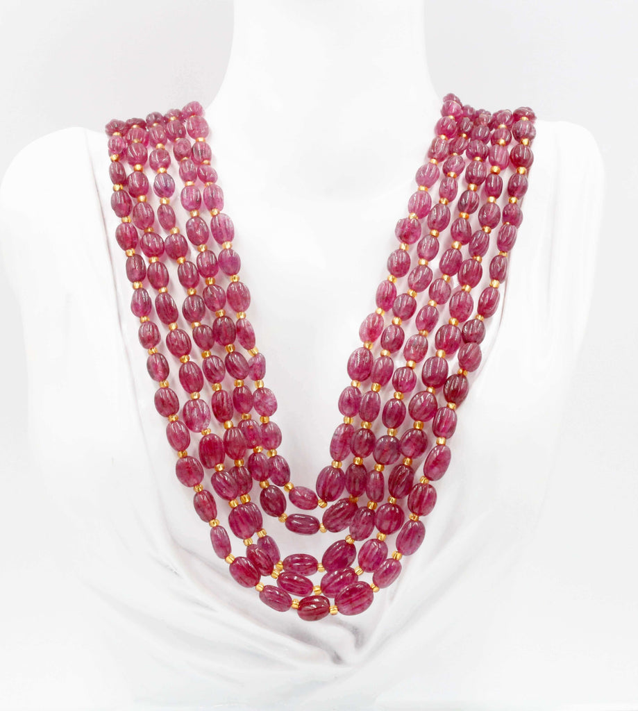 Pink Quartz Gemstone Necklace: Delicate Elegance