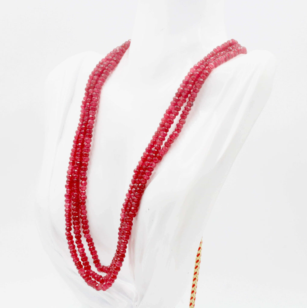 Adjustable Red Quartz Jewelry: Elegant Gemstone Detail