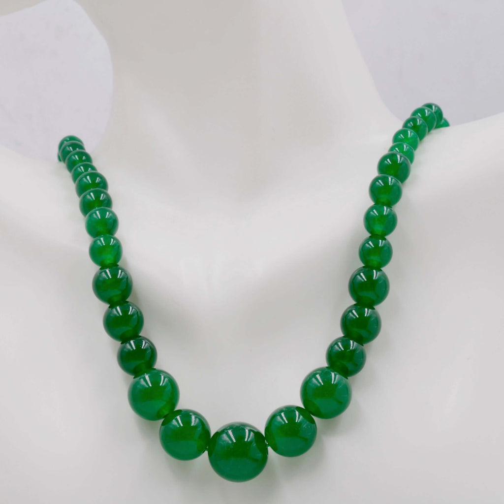 Polished Beads Green Quartzite Necklace: Genuine Appeal