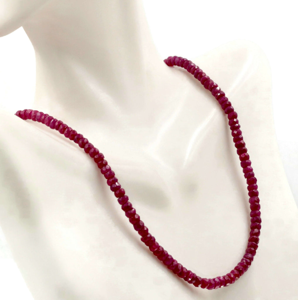 Beaded Indian Necklace: Ruby Beauty Unveiled